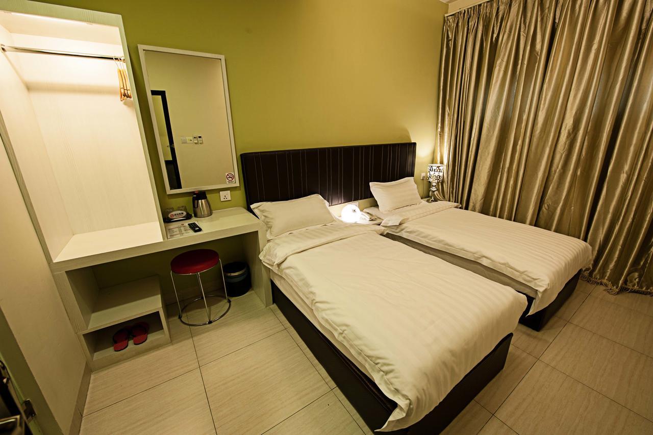 Seven Hotel Putatan Экстерьер фото